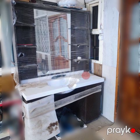 Bərbər üçün və güzgü dəsti - Komplekt: alt dolablı tezgah üzərində — Gəncə