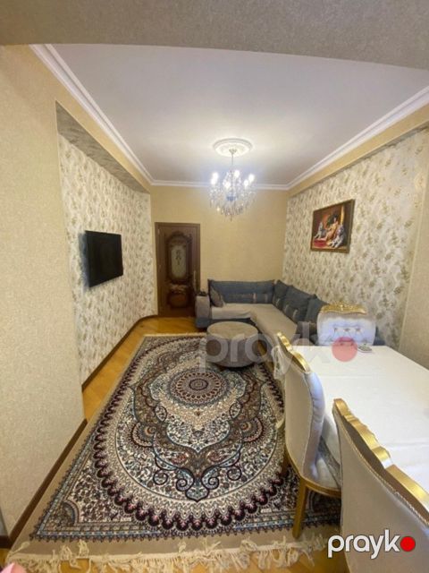 Satılır 2 otaqlı köhnə tikili 86 m² — Bakı