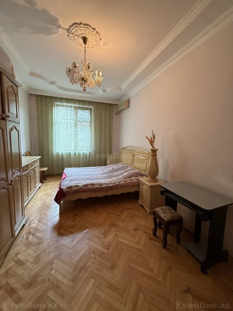 Satılır 4 otaqlı Mənzil Köhnə tikili 110 m² Bakı, Nərimanov r — Mənzil, Bakı (4)