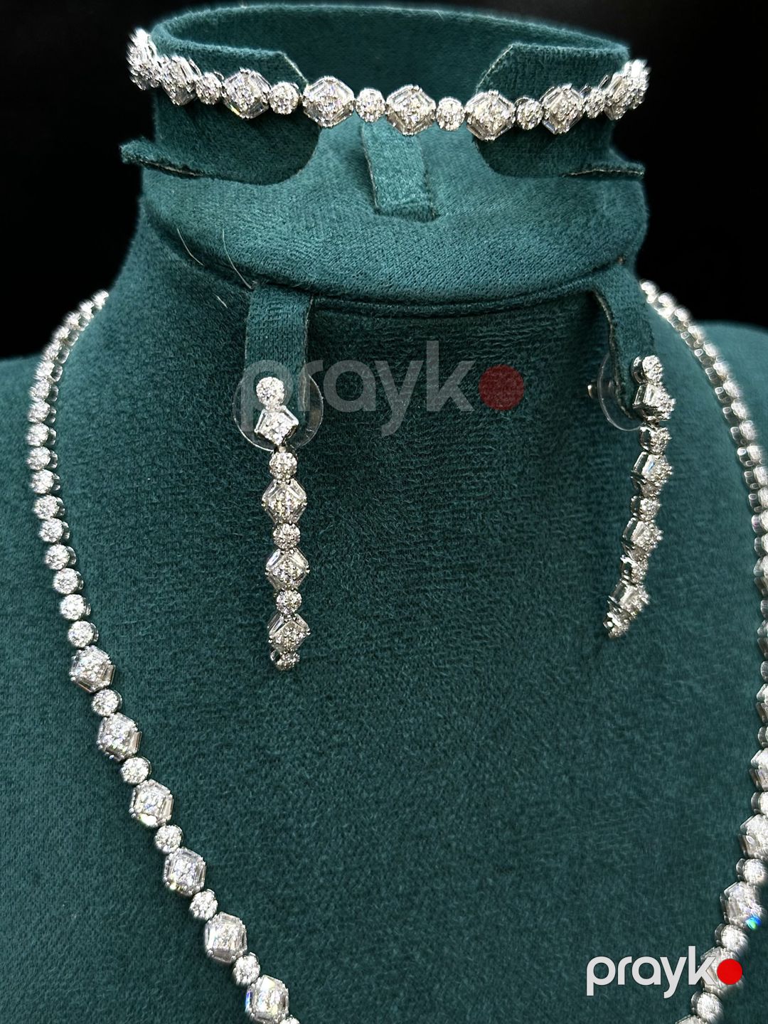 Bijuteriya dəsti boyunbağı, sırğa, üzük və qolbaq Art 8.1.03 — Mallar, Bakı (2)