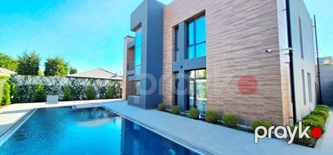 Satılır 5 otaqlı həyət evi/bağ evi 300 m² — Bakı