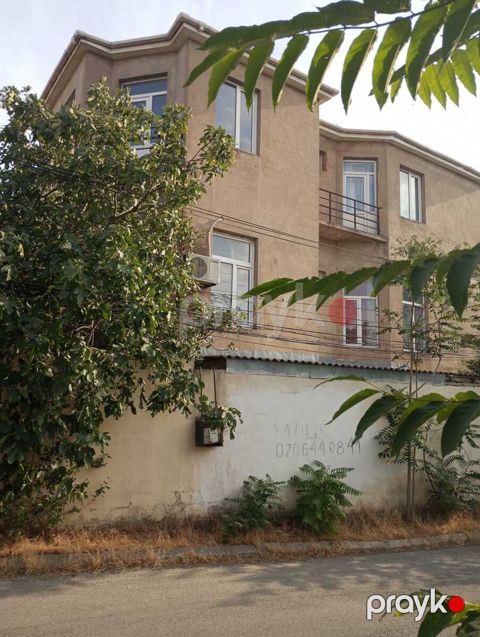 Satılır 15 otaqlı həyət evi/bağ evi 560 m² — Bakı