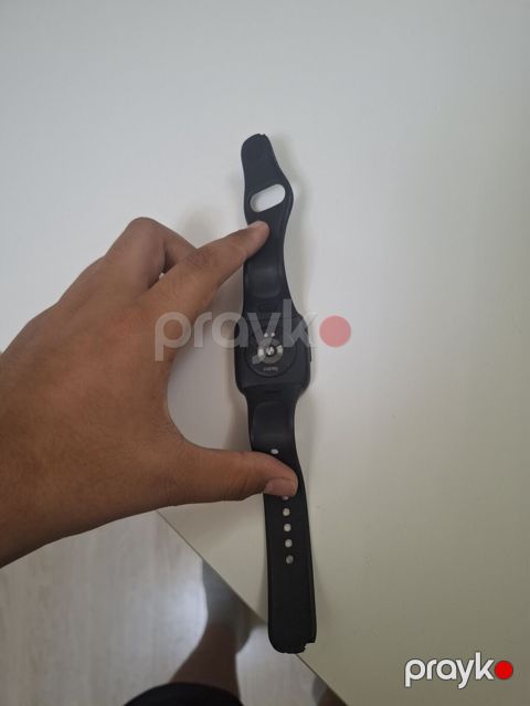 Ağıllı qol saatı – qara rəng - Kvadrat formalı sensor ekran - Yan — Xırdalan