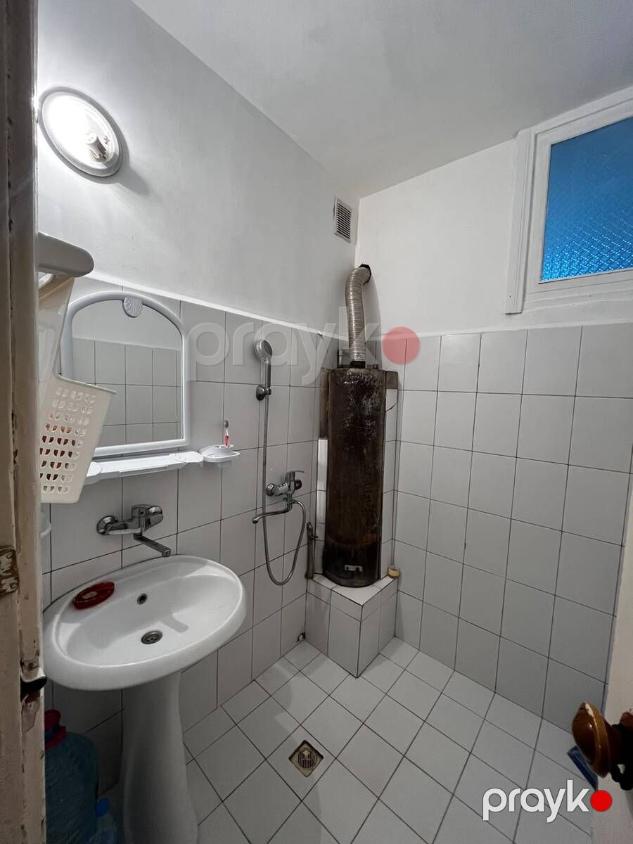 Satılır 2 otaqlı köhnə tikili 40 m² — Mənzil, Bakı (3)