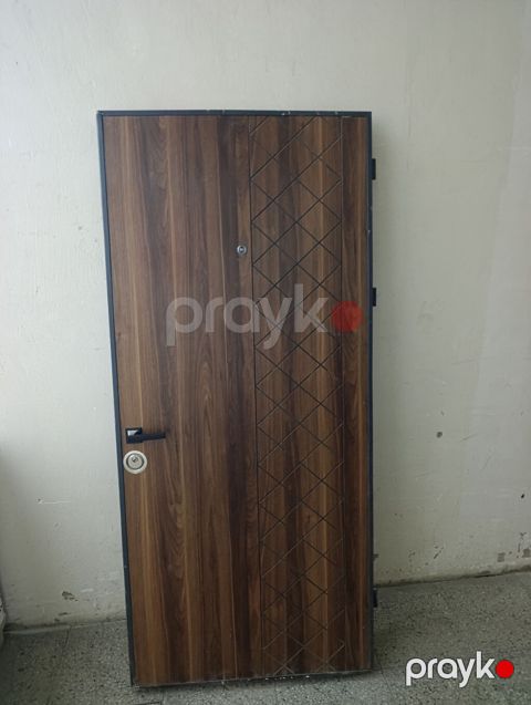 Metal səthli giriş qapısı – ağac teksturalı dizayn - Material — Bakı