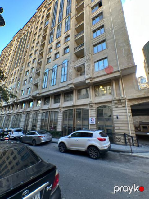 Satılır obyekt 380 m² — Bakı
