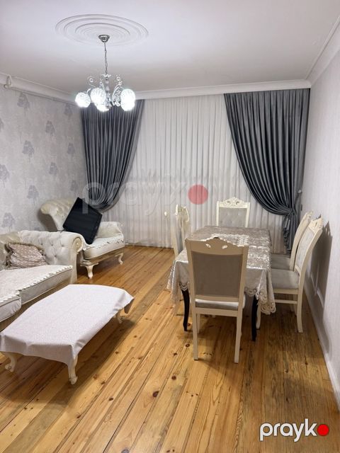 Satılır 4 otaqlı köhnə tikili 100 m² — Bakı