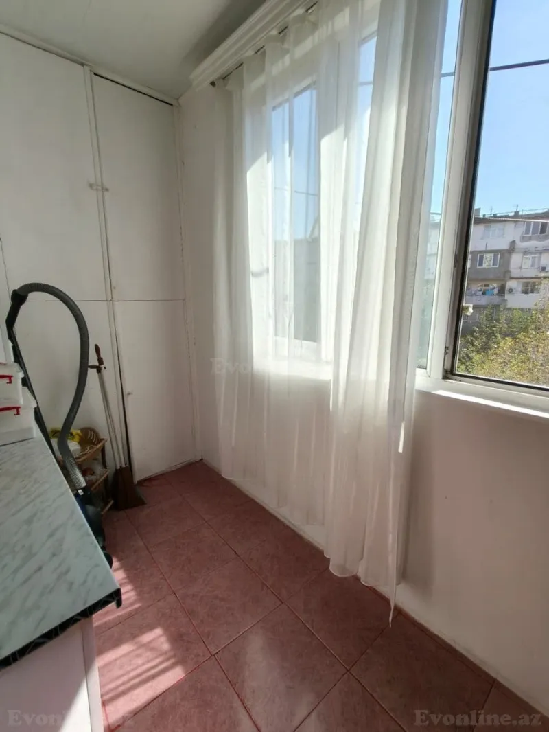 Satılır 2 otaqlı Mənzil Köhnə tikili 55 m² Bakı, Səbail r., Badamdar — Mənzil, Bakı (8)