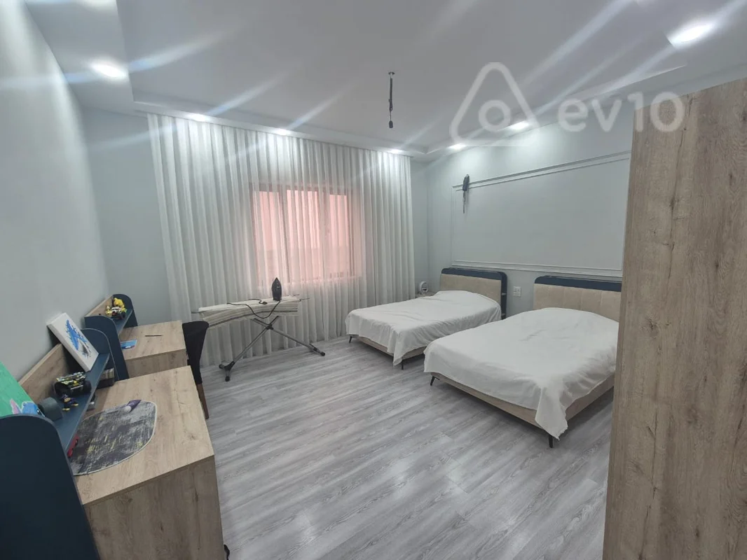 4 otaqlı həyət evi, 200 m², Hüseyn Cavid küçəsi, 213 nömrəli məktəbin yaninda — Ev, villa, Bakı (10)