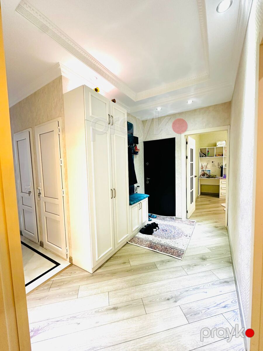 Satılır 4 otaqlı köhnə tikili 110 m² — Mənzil, Bakı (2)