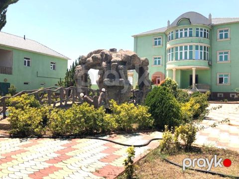 Satılır 7 otaqlı həyət evi/bağ evi 1150 m² — Bakı