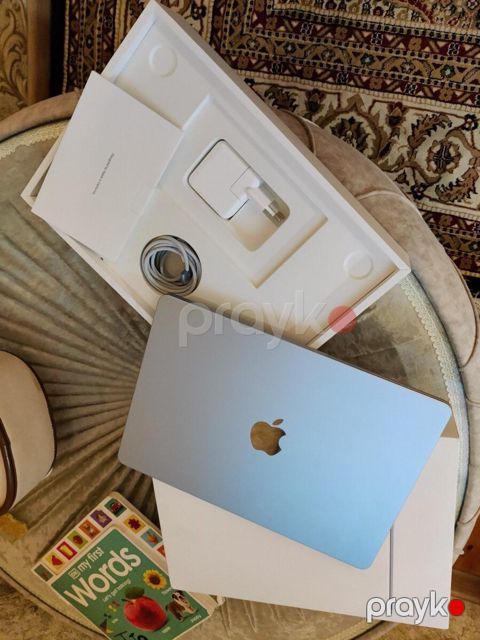 Apple Macbook Air M4 13.6 — Bakı