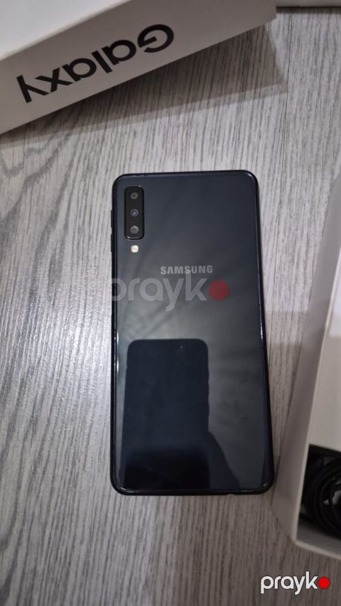 Samsung Galaxy A7 (2018) Black 128GB/6GB — Bakı