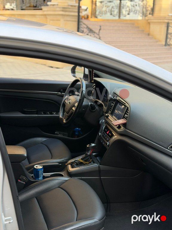 Hyundai Avante, 1.6 L, 2016 il, 300 000 km — Avtomobillər, Sumqayıt (7)