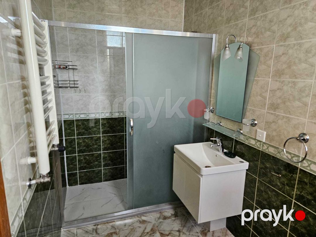 İcarəyə verilir 3 otaqlı köhnə tikili 150 m² — Mənzil, Bakı (5)