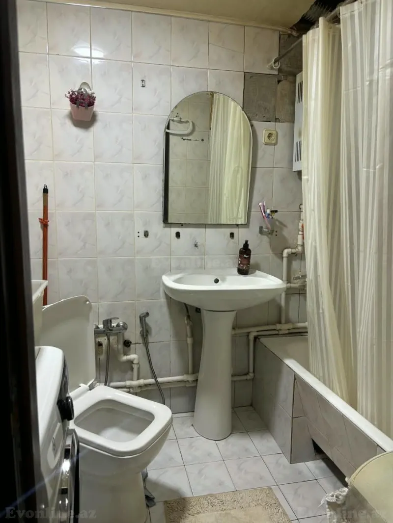 Satılır 2 otaqlı Mənzil Köhnə tikili 50 m² Bakı, Yasamal r., İnşaatçılar m — Mənzil, Bakı (5)
