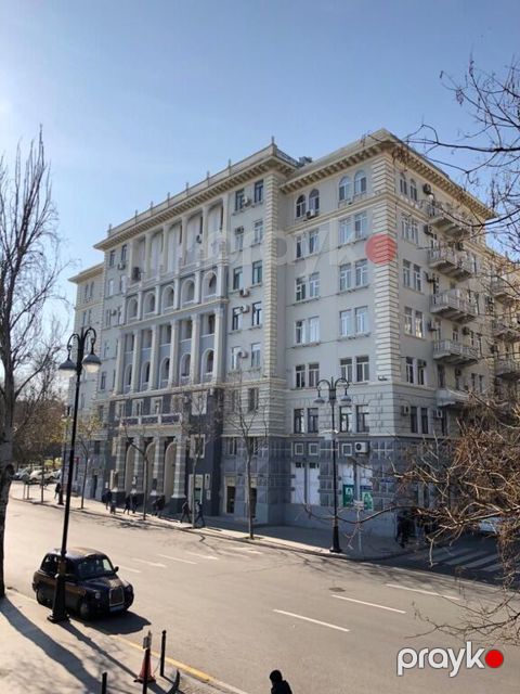 Satılır 3 otaqlı köhnə tikili 110 m² — Bakı