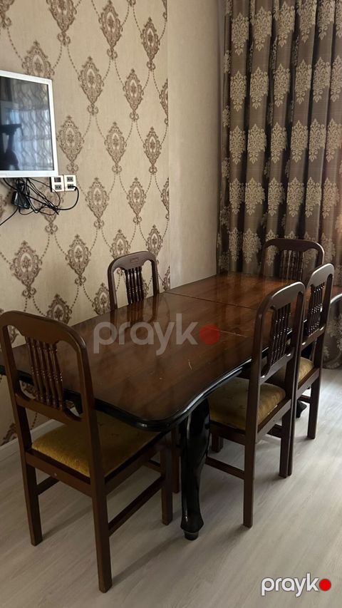 Masa desti *qiymət 250 azn* Açılan masa + 5 oturacaqlı Ünvan — Bakı