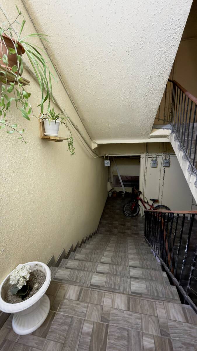 Satılır 1 otaqlı köhnə tikili 48 m² — Mənzil, Bakı (10)