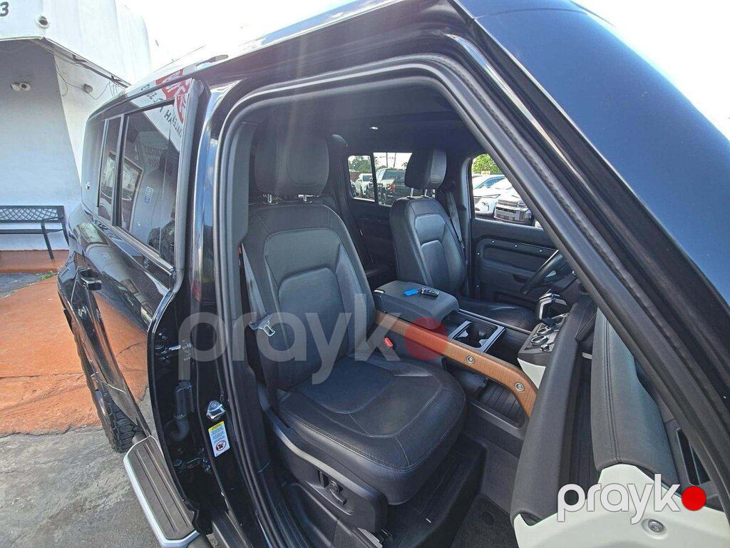 Land Rover Defender, 3.0 L, 2023 il, 73 811 km — Avtomobillər (7)