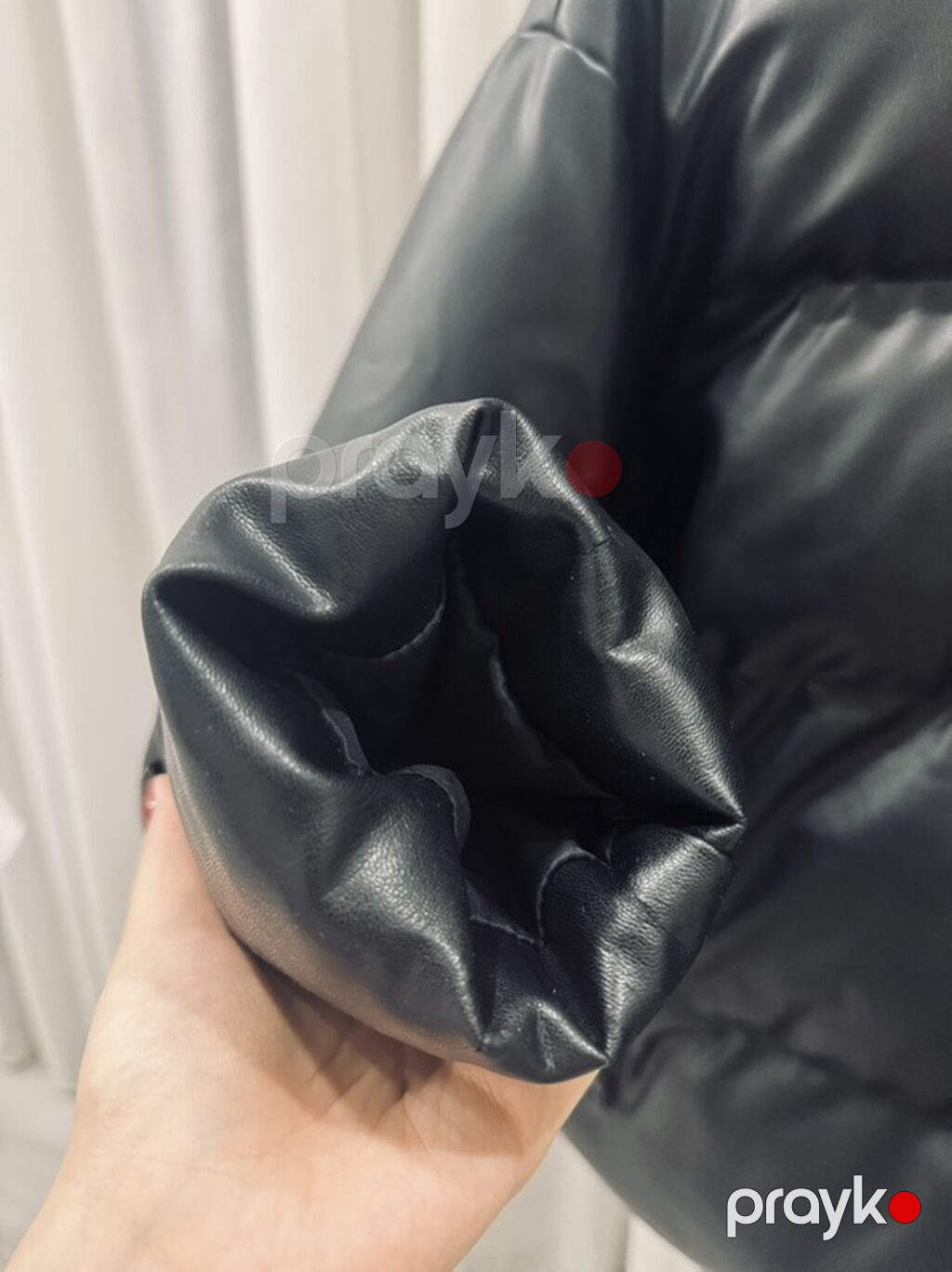 Qara rəngli, qısaldılmış fason qışlıq pufik gödəkçə. - Material — Jaketlər, Bakı (2)