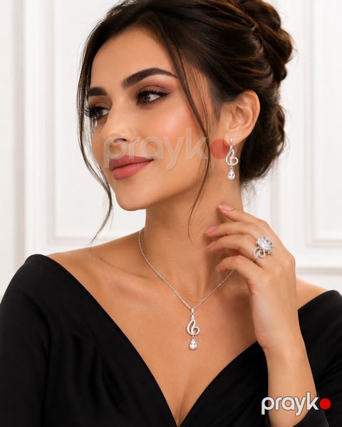 Veloura Luxury Silver Collection Qadın Zinət Dəsti Premium Zirkon Daşlı Boyunbağı, 2 Ədəd Sırğa və Üzük Komplekti Parlaq Gümüş Rəng Elegant Takı Seti Xüsusi Günlər üçün Lüks Hədiyyə Seçimi 6 Ay Zəmanətli Premium Aksesuar — Bakı