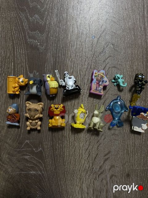 Kinder oyuncaglari hamsi 10 azn — Bakı