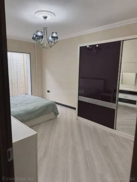 Satılır 4 otaqlı Mənzil Köhnə tikili 100 m² Bakı, Xətai r., Həzi Aslanov — Tərxan bəy — Пәтер