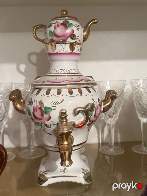 Porcelan samovar-dekor: əl işçiliyi çiçək motivləri və qızılı — Bakı