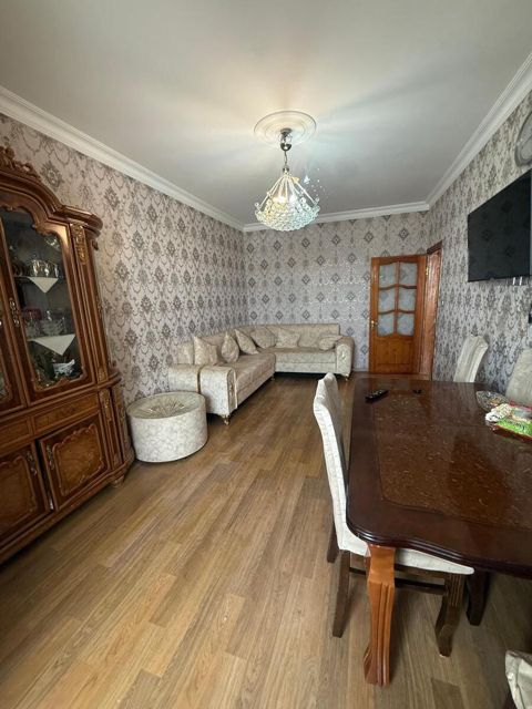 Satılır 2 otaqlı köhnə tikili 57 m² — Apartment