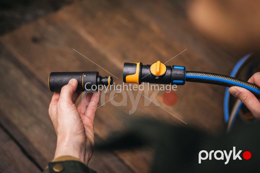 Konnektor On/Off 1/2"-5/8" Fiskars 1027086 — Dacha və bağ, Bakı (3)