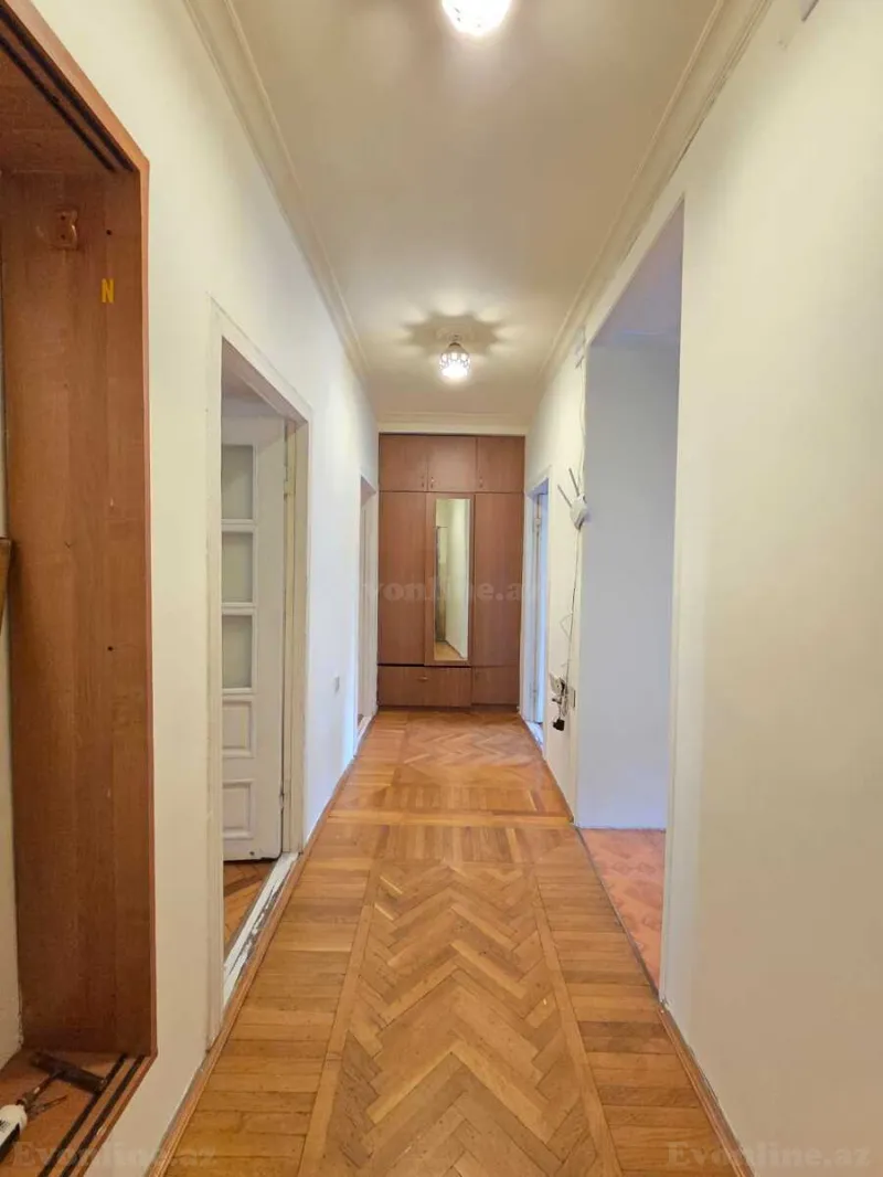 Satılır 3 otaqlı Mənzil Köhnə tikili 80 m² Bakı, Yasamal r., Elmlər Akademiyası m — Bakı