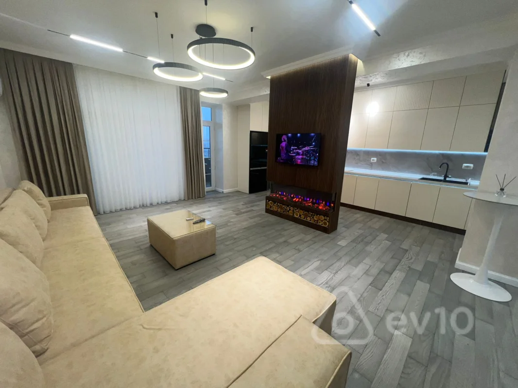 3 otaqlı mənzil, 130 m², N.Əliyev küç. — kirayə — Bakı