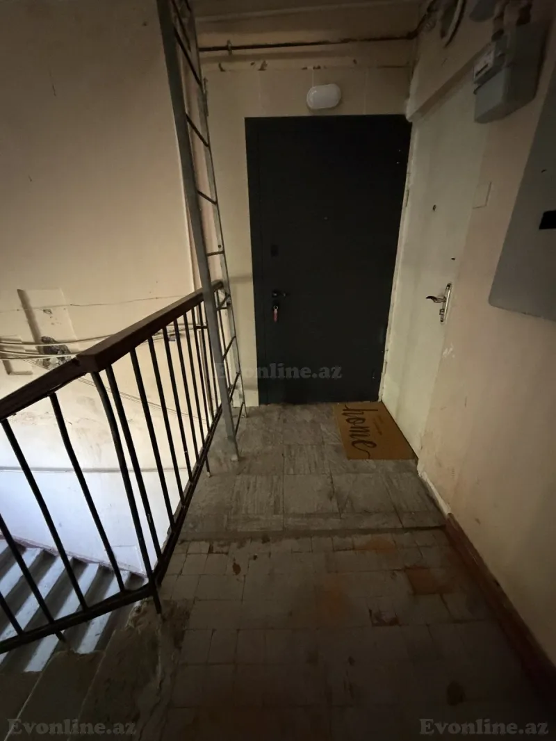 Satılır 2 otaqlı Mənzil Köhnə tikili 40 m² Bakı, Binəqədi r., Azadlıq prospekti m., 8-ci mikrorayon — Mənzil, Bakı (3)
