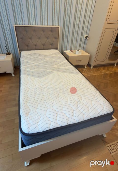 1 ədəd çarpayı satılır 100₼. Matrası var.Ünvan səbail — Bakı