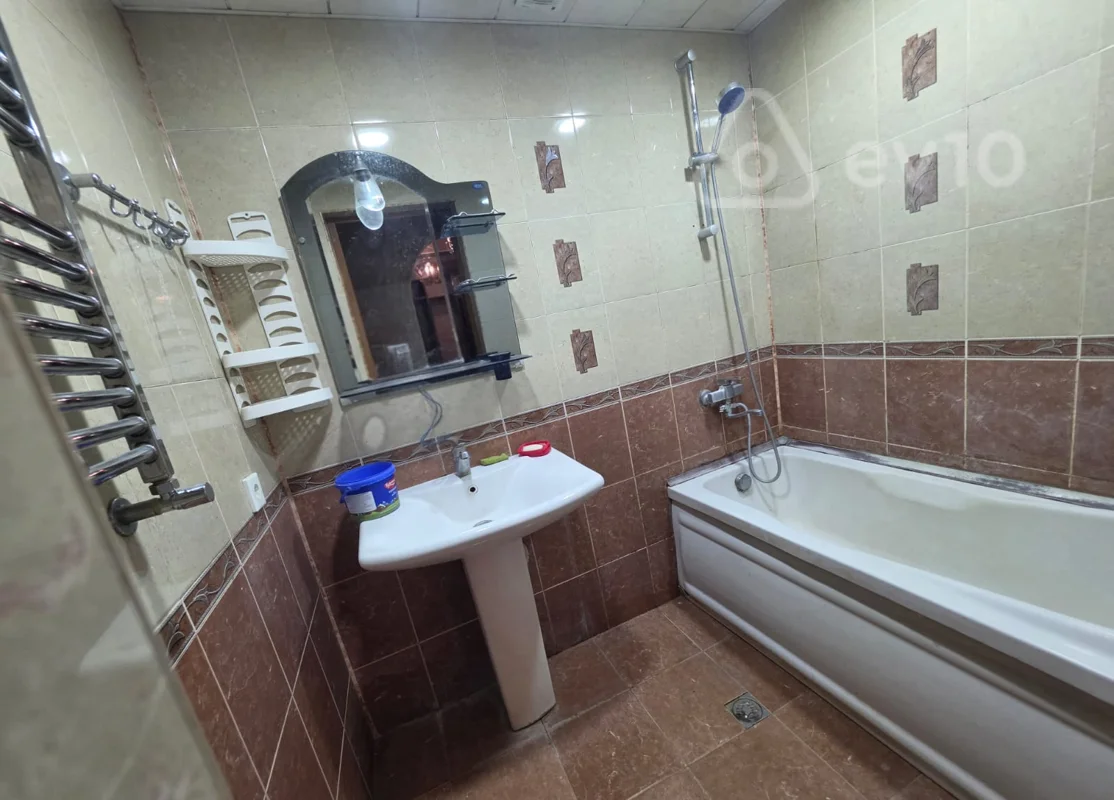 3 otaqlı mənzil, 126 m², Sakit Qocayev küçəsi — kirayə — Mənzil, Bakı (7)