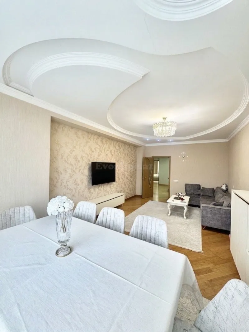 Satılır 2 otaqlı Mənzil Yeni tikili 100 m² Bakı, Nizami r., Xalqlar Dostluğu m., 8-ci kilometr — Mənzil, Bakı (2)