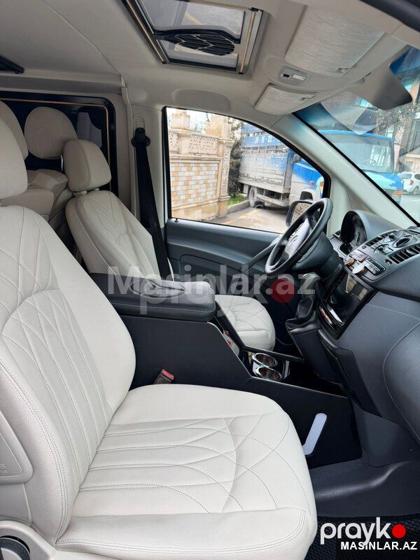 Mercedes Vito — Minik avtomobili icarəsi, Bakı (5)
