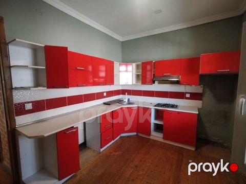 Metbex mebeli ustunde moyka verilir .Ölcu 2.90 x 2.30 sm Qiymeti — Bakı
