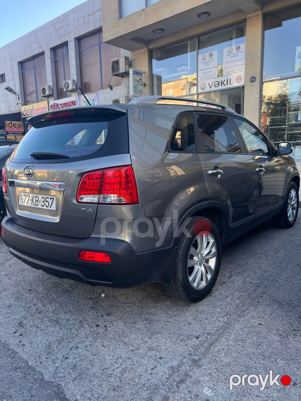 Kia Sorento — Minik avtomobili icarəsi, Bakı (3)