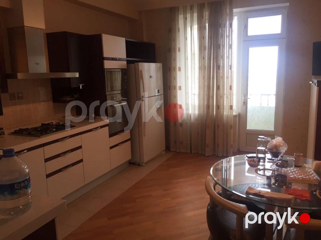 Satılır 5 otaqlı yeni tikili 300 m² — Mənzil, Bakı (11)
