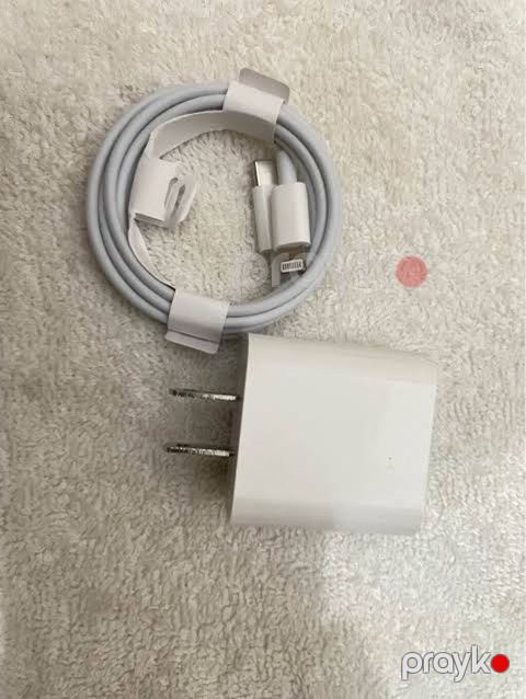 Simsiz şarj cihazı Apple, 20 Vt, İşlənmiş — Gəncə