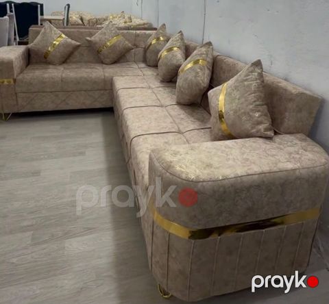 Divan satılır 440₼. 2 aydır alınıb. ölçü 2.60/2. Ünvan — Bakı
