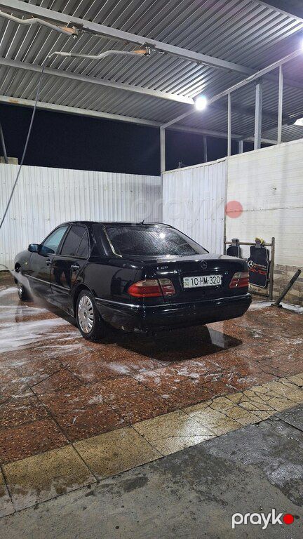 Mercedes E 320, 3.2 L, 1995 il, 320 000 km — Avtomobillər, Quba (8)