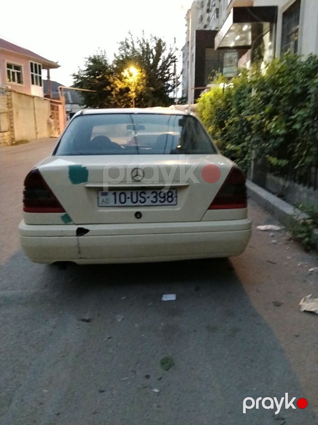 Mercedes-Benz sedan - Kuzov: sedan, bej rəng - Nömrə nişanı — Avtomobillər, Masazır (2)