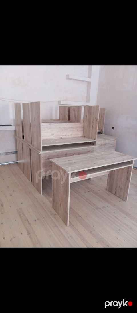 Ofis üçün modul işçi masaları və bölücülü iş stansiyaları - Material — Xırdalan