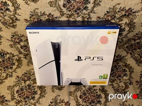 Playstation 5 Slim 1TB qutusu — Bakı
