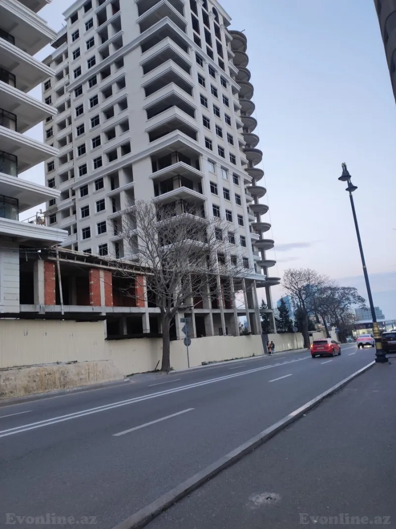 Satılır 3 otaqlı Mənzil Yeni tikili 91 m² Bakı, Nərimanov r., 28 May m — Mənzil, Bakı (3)