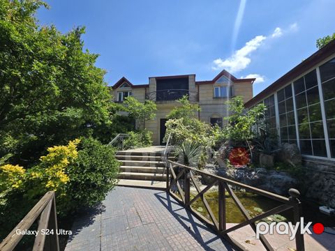 Satılır 8 otaqlı həyət evi/bağ evi 400 m² — Bakı