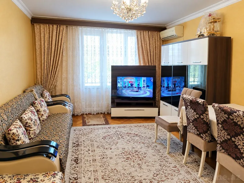 Satılır 3 otaqlı Mənzil Köhnə tikili 80 m² Bakı, Yasamal r., Elmlər Akademiyası m — Bakı